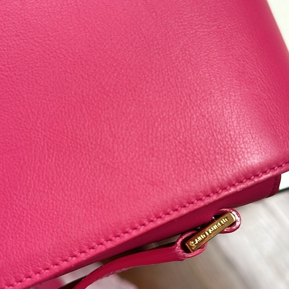 Saint Laurent Classic Y Hot Pink Leather Crossbody Bag - Picture 13 of 15